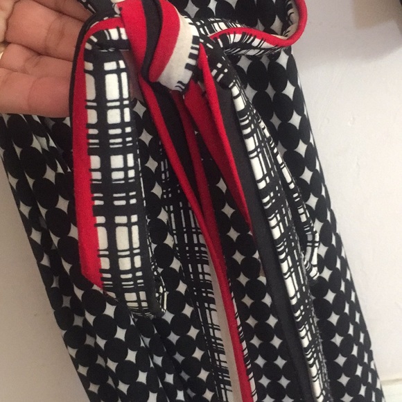 Cute dress in black while red and beige - Picture 6 of 8